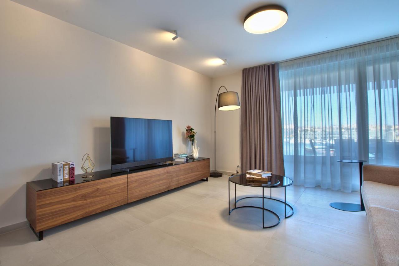 Sea Front Spacious Valletta Views Apartments Sliema Esterno foto