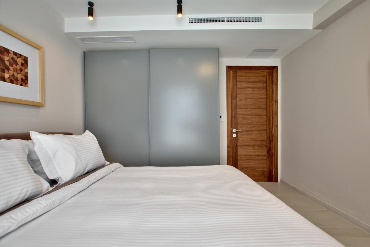 Sea Front Spacious Valletta Views Apartments Sliema Esterno foto