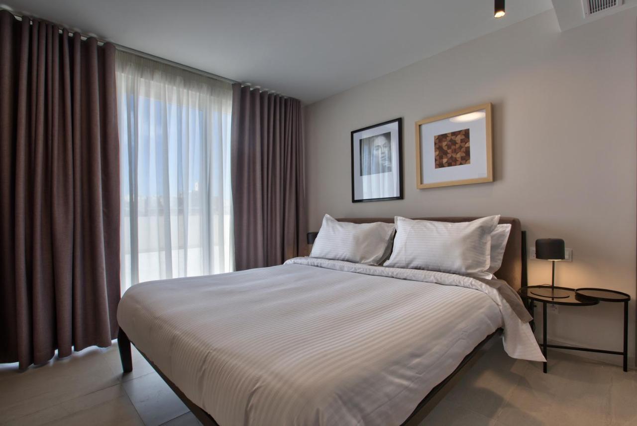 Sea Front Spacious Valletta Views Apartments Sliema Esterno foto
