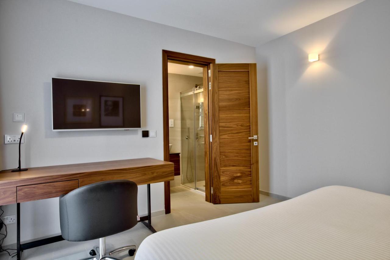 Sea Front Spacious Valletta Views Apartments Sliema Esterno foto