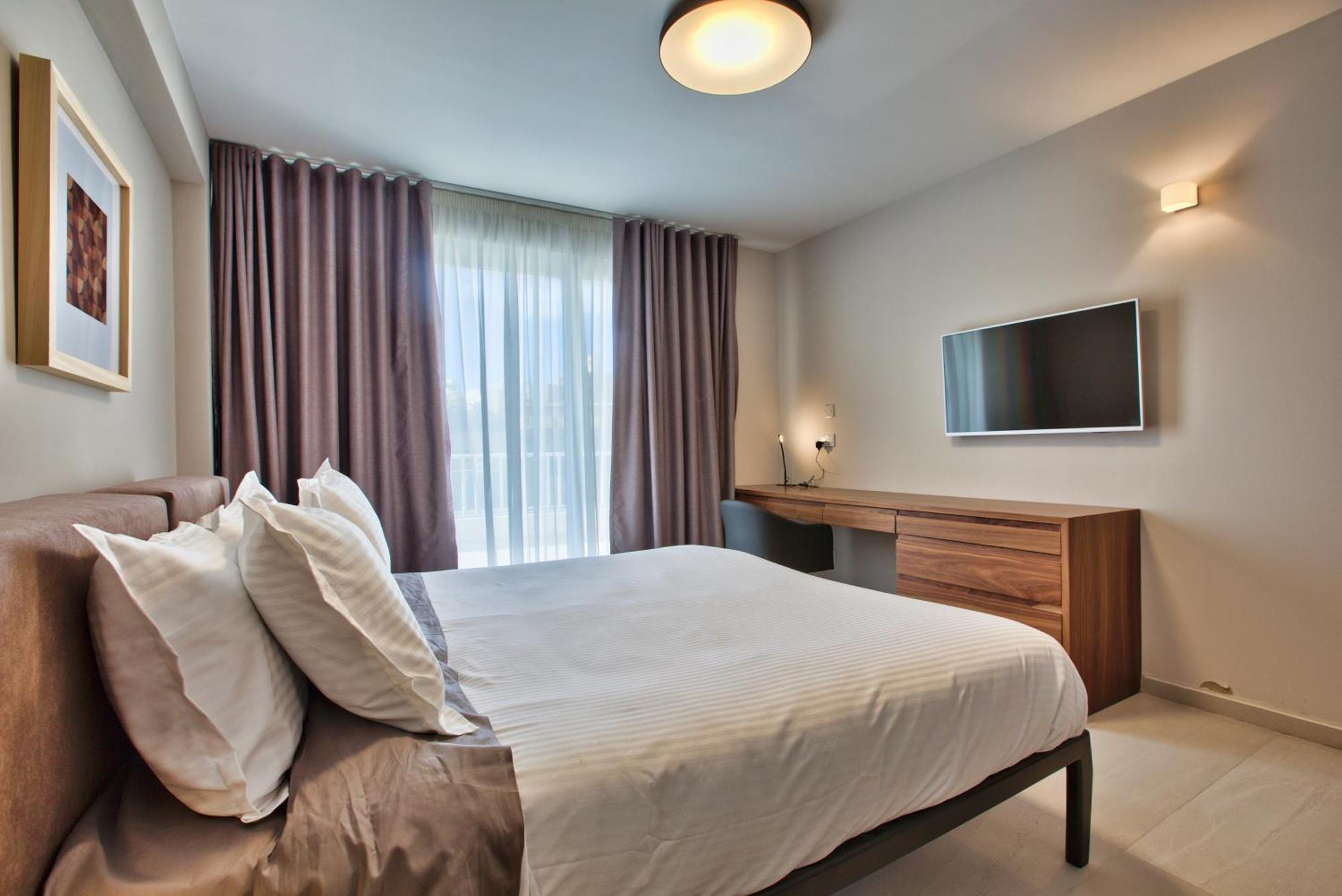 Sea Front Spacious Valletta Views Apartments Sliema Esterno foto
